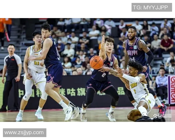 广州篮球队与深圳篮球队赛后复盘分析团队协作的关键因素与表现